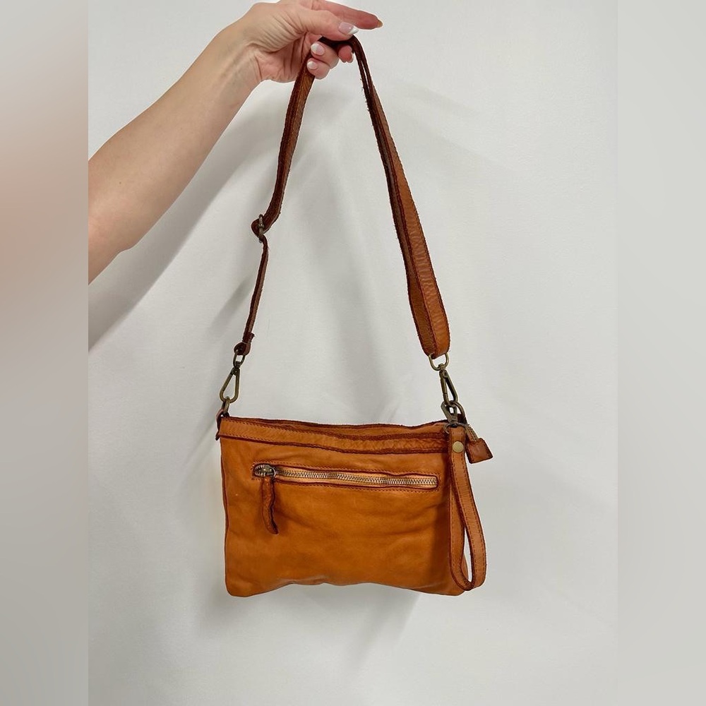 (L326-CML) DISTRESSED ADJUSTABLE CROSSBODY/SHOULDER BAG